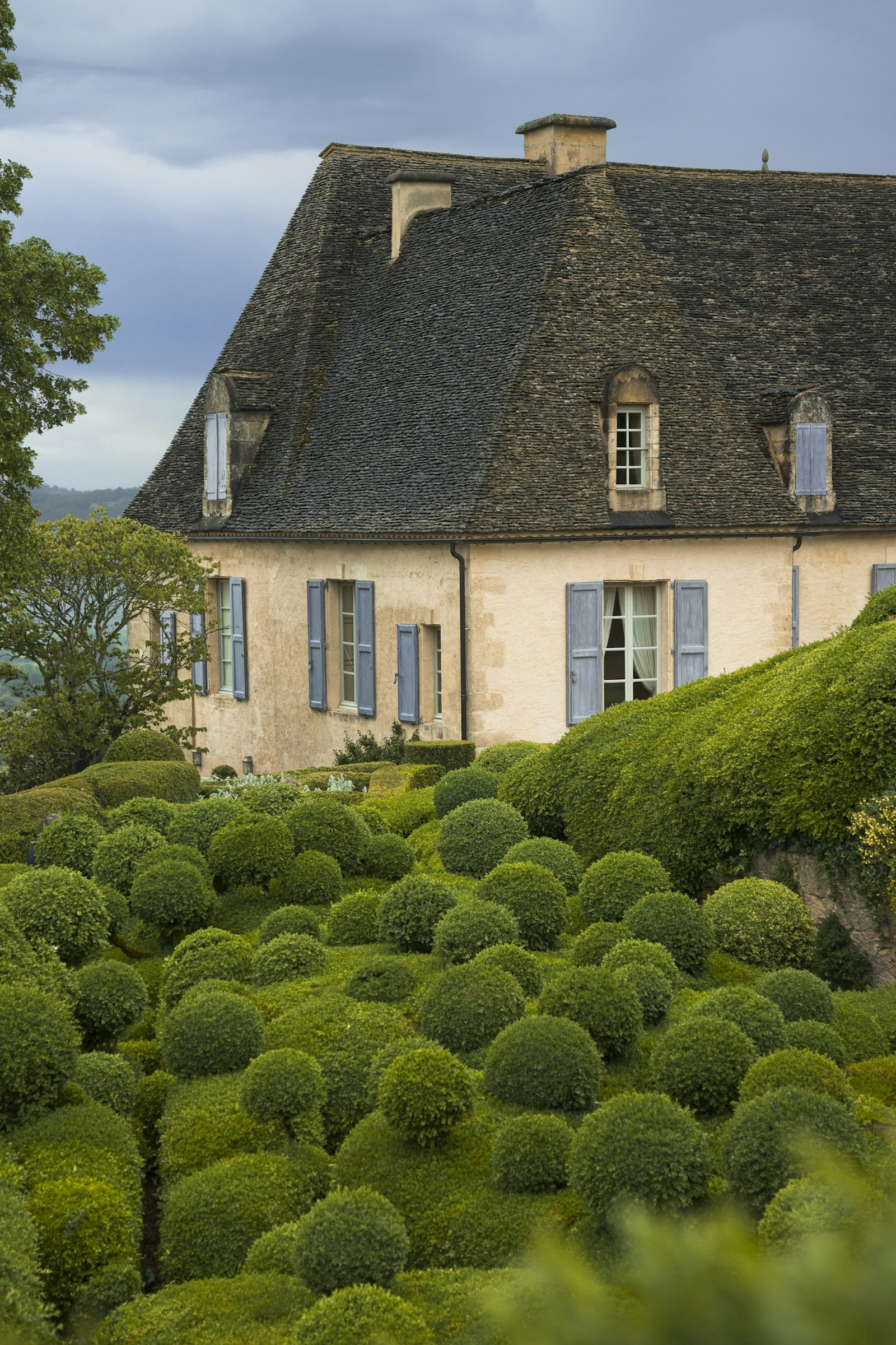 Maison de caractère aux volets lavande
